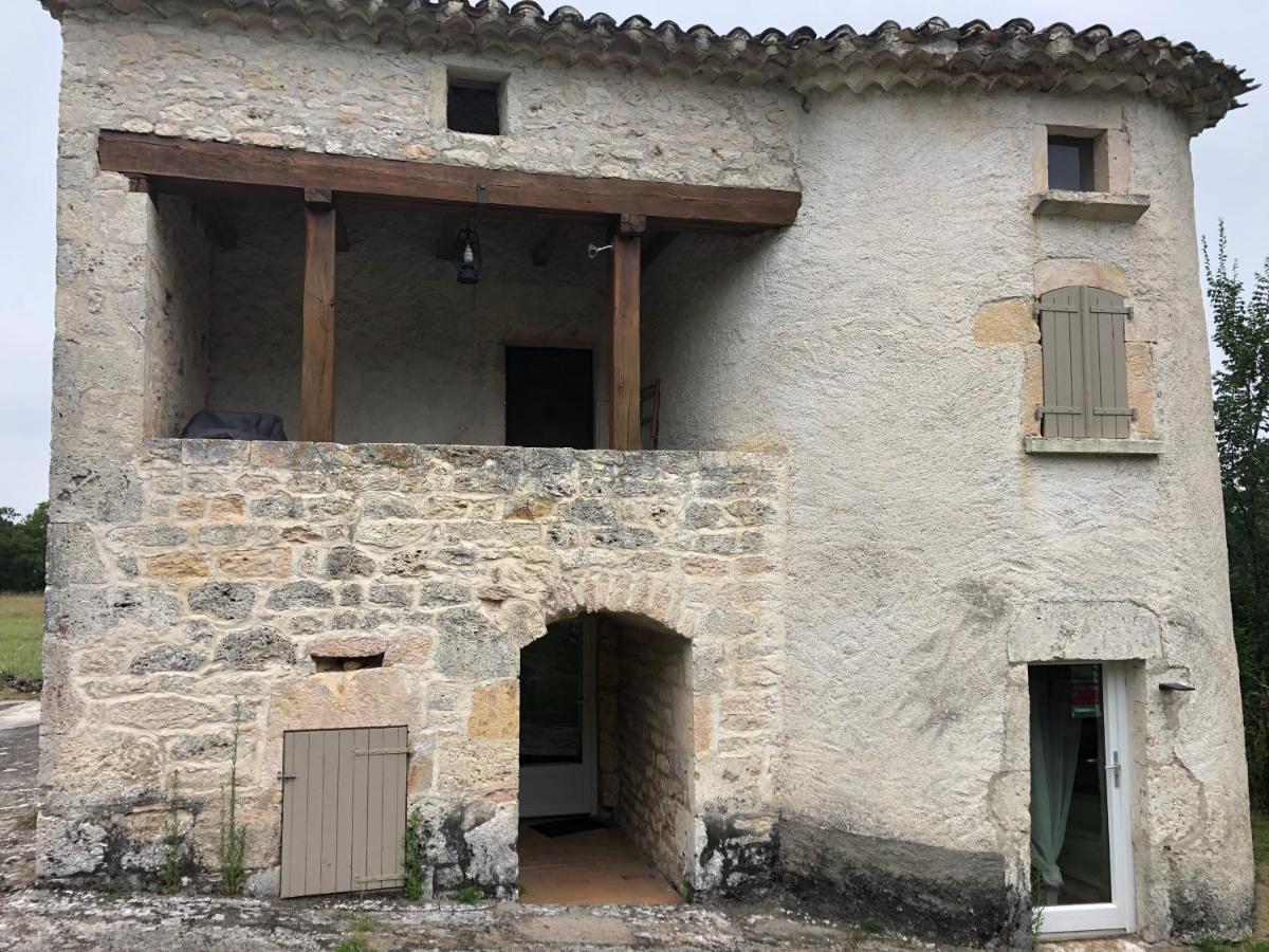 Calme Et Tranquillite Villa Pern Eksteriør billede